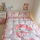 thumbnail image 4 of Mymelody Cinnamoroll Kuromi Juego de cuatro piezas de dibujos animados de Anime Ins Sanrio, funda de edredón, Sábana para dormitorio, ropa de cama de tres piezas para niñas, regalo, 4 of 5