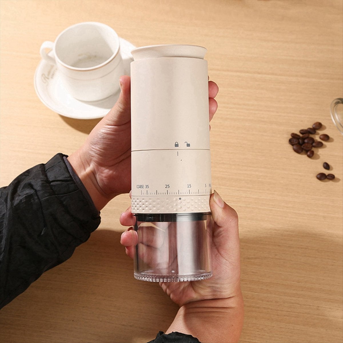 Electric Grinder Portable Grinder USB Charging Coffee Grinder Automatic Coffee Grinder for Espresso Milk Tea Color