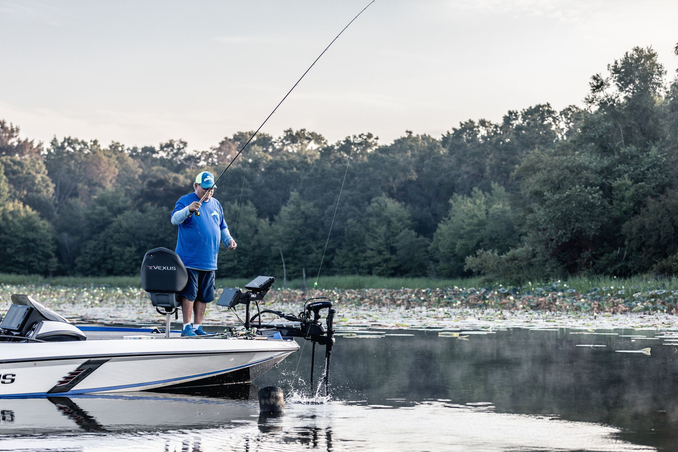 Lew's Wally Marshall Signature Series Solo Jigging Fishing Reel, 1:1 Gear Ratio, Aluminum Frame and Spool, Multi-Disc Drag, EVA Handle Knob, 6-Pound Line, Green/Gold