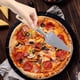 thumbnail image 5 of Xihbxyly Cortador de Pizza de Acero Inoxidable, Mango Ergonómico Antideslizante, Resistente a La Corrosión y Duradero, Fácil de Limpiar, Herramienta de Cocina Versátil, Ideal para Pizza, Pasteles, Re, 5 of 6