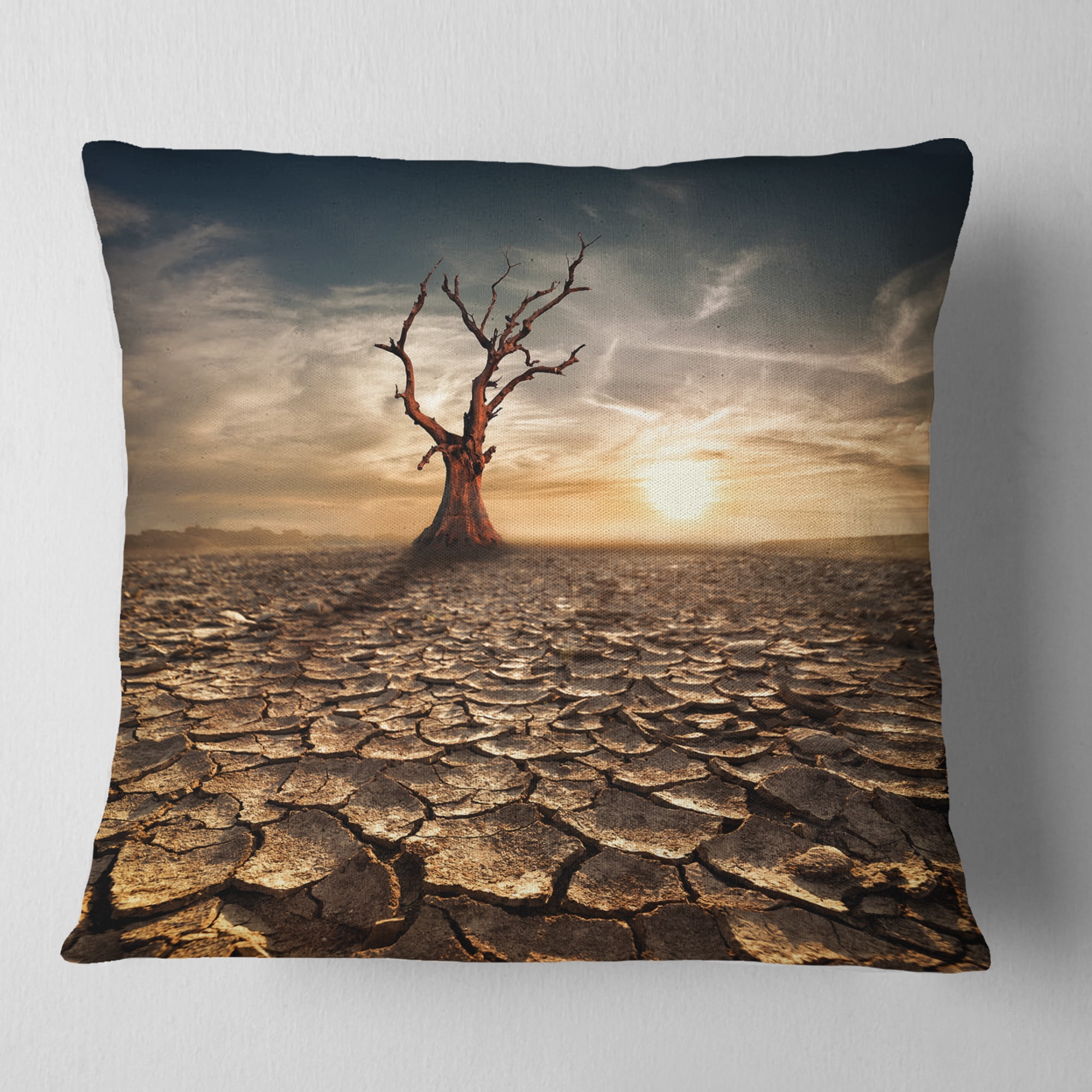 Designart Lonely Dead Tree in Cracked Land - Landscape Printed Throw Pillow - 18x18