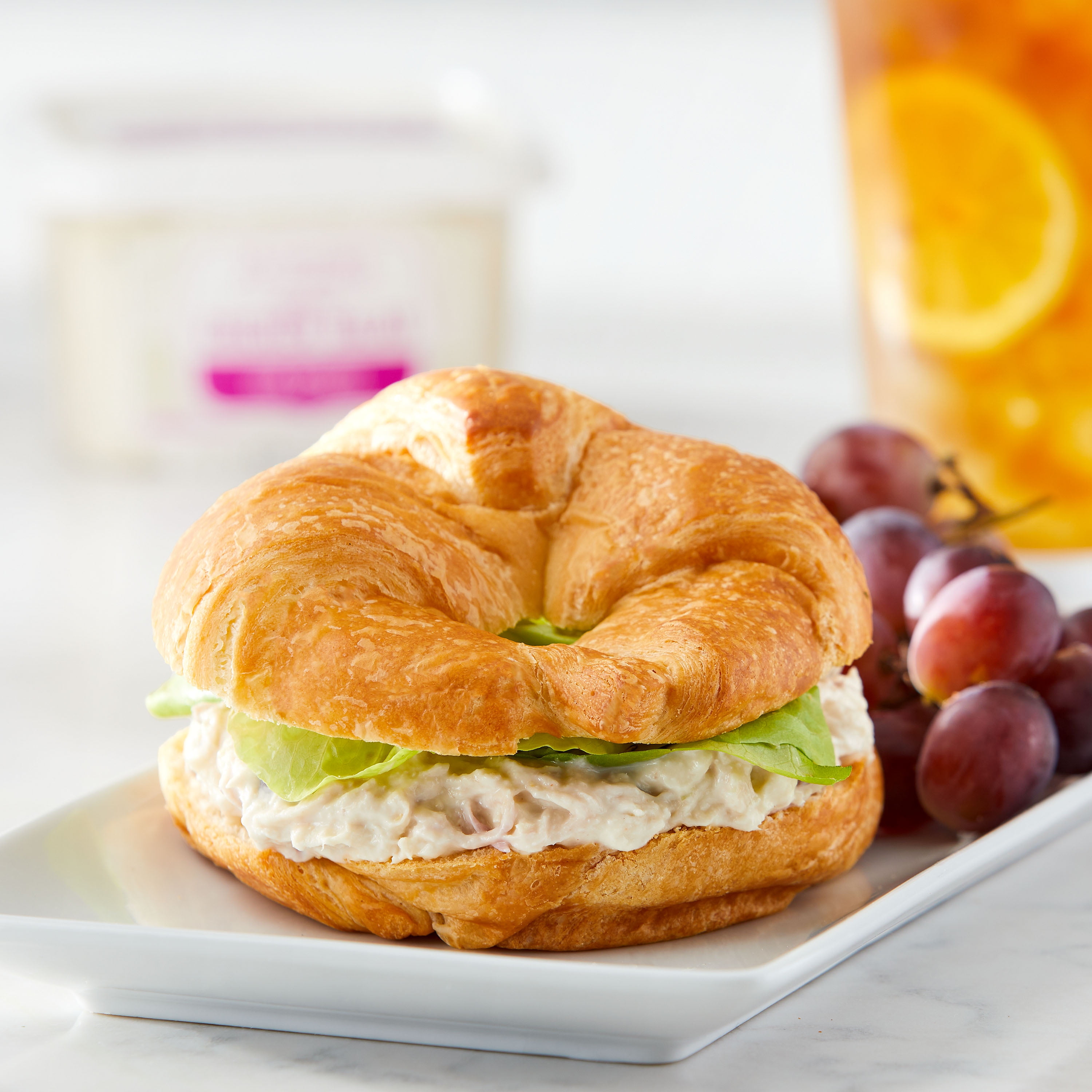 Freshness Guaranteed White Meat Chicken Salad with Grapes, 12 oz (Fresh)