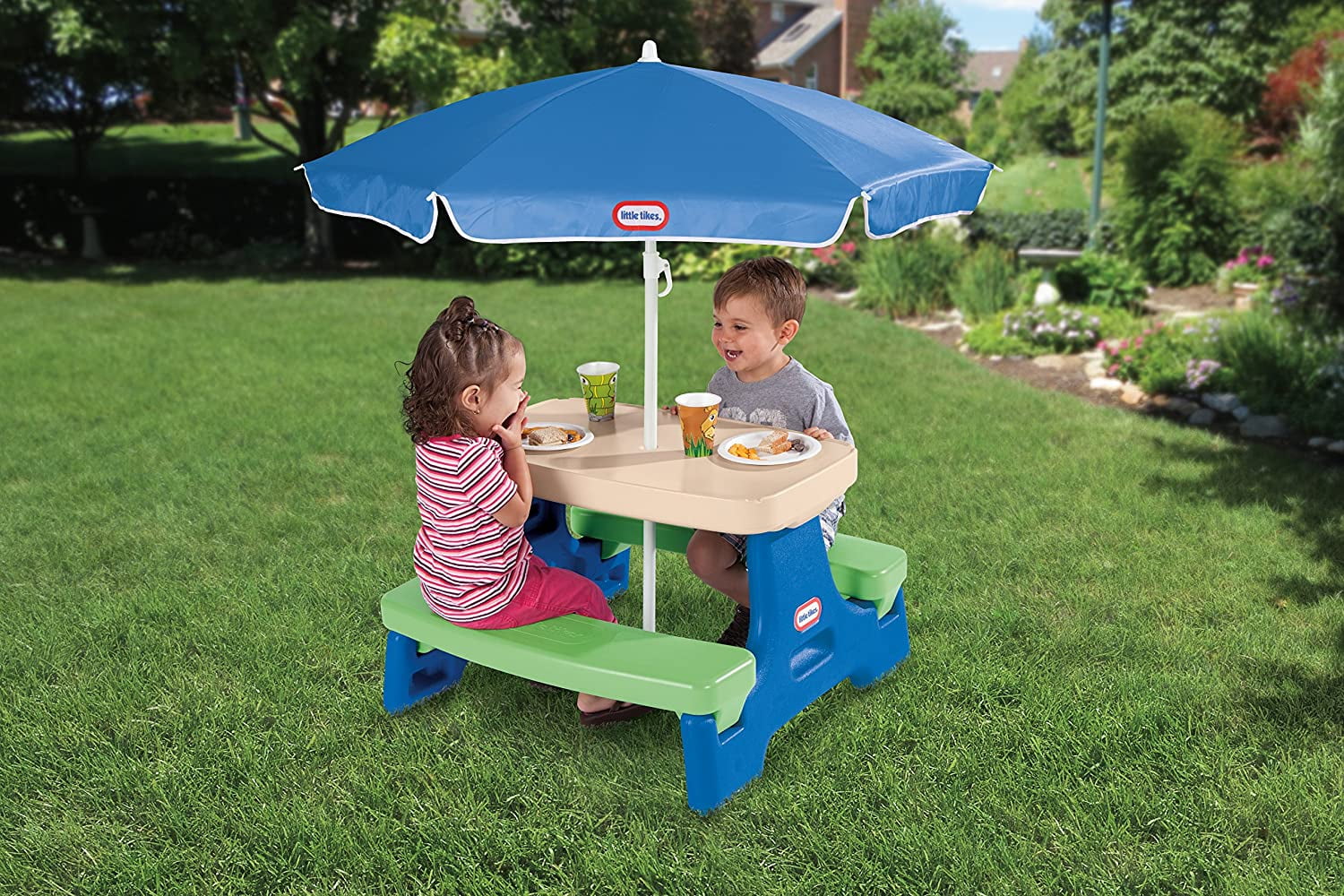 Little tikes table and chairs with umbrella discount