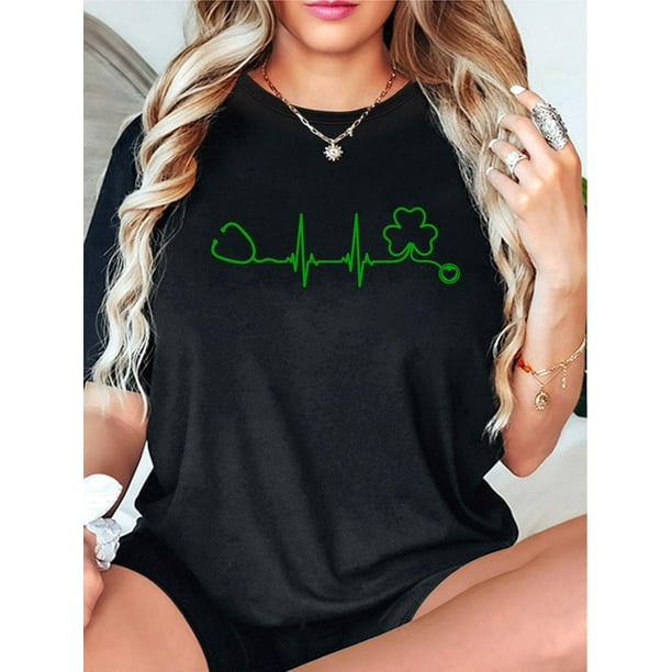 Camiseta con gráfico de trébol de San Patricio para mujer: cuello redondo, manga corta, diseño de trébol verde, algodón suave, lavable a máquina para primavera/verano. Ideal para el tiempo libre.