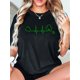 thumbnail image 1 of Camiseta con gráfico de trébol de San Patricio para mujer: cuello redondo, manga corta, diseño de trébol verde, algodón suave, lavable a máquina para primavera/verano. Ideal para el tiempo libre., 1 of 6