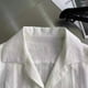 thumbnail image 5 of Camisa informal de manga corta con rayas de jacquard de lino con lunares rojos pequeños de alta gama de verano KT para hombre, 5 of 5