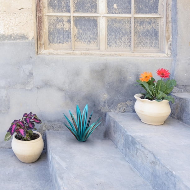 Fiudx Escultura de Planta de Tequila de Hierro, Diseño Artesanal Personalizado de Agave, Decoración Artística con Detalles En Azul, Adorno Único para Jardín, Decoración Del Hogar, 27 Cm de Altura, Ju