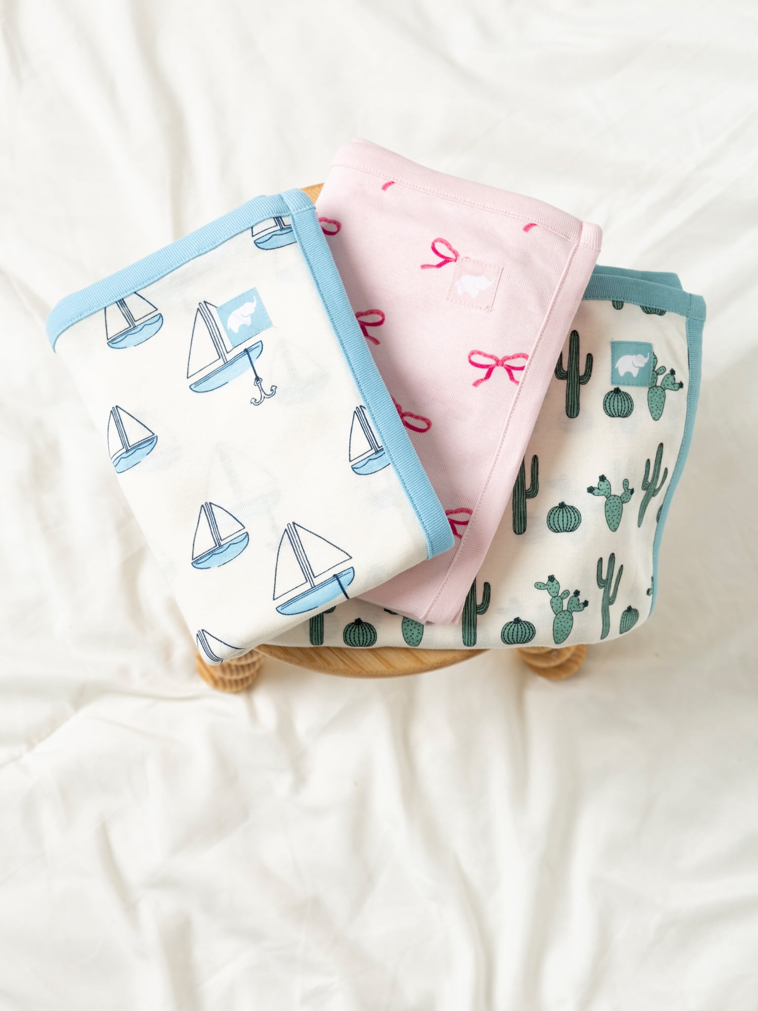 Monica + Andy Organic Cotton Baby Blanket, Soft Newborn Receiving & Coming Home Blanket, 32 x 32 Inch