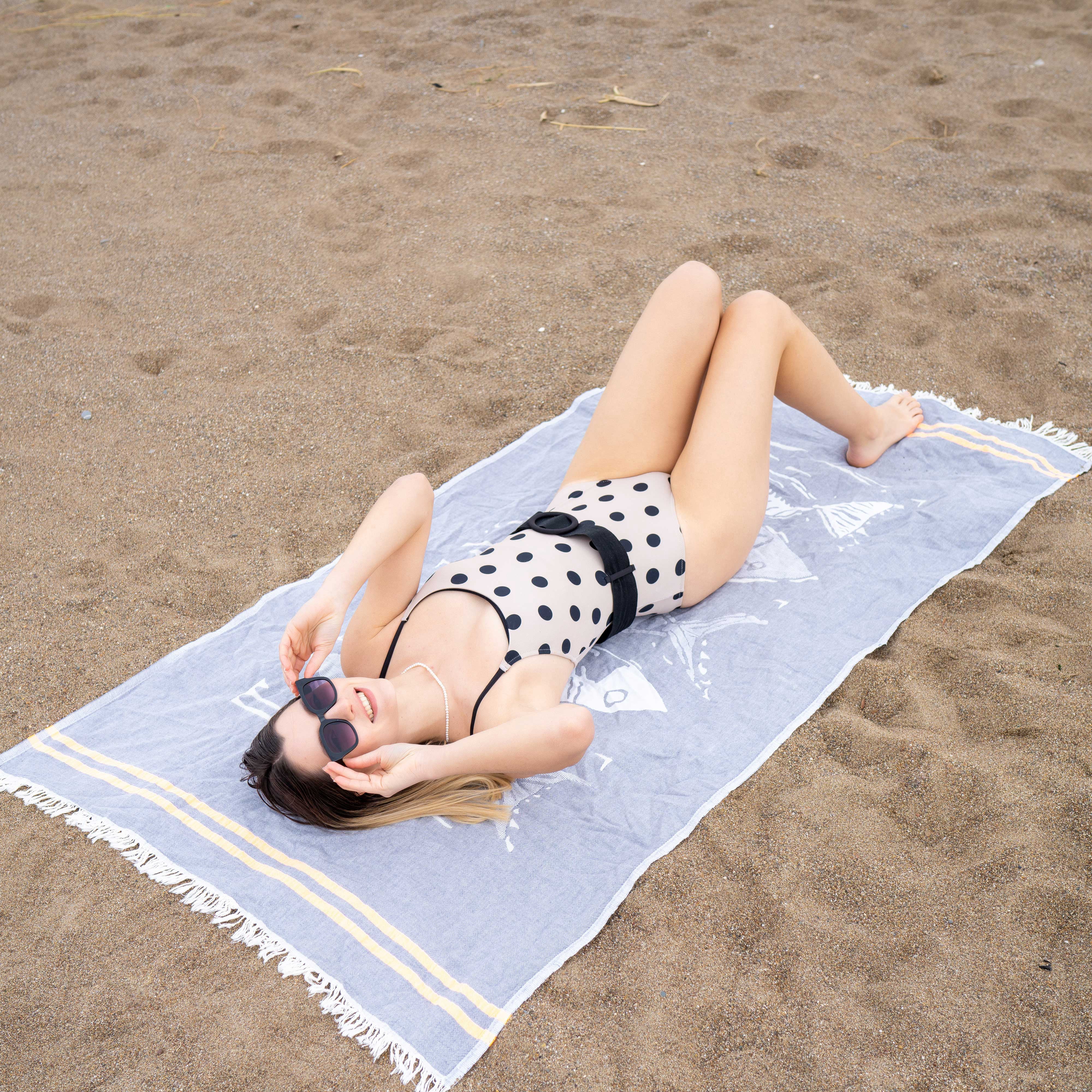 Hencely Beach Towels, 100% Cotton Soft Turkish Large Beach Towel 37 x 68 Inches for SPA, Beach, Pool, Gym and Bathroom (Gray Fish)