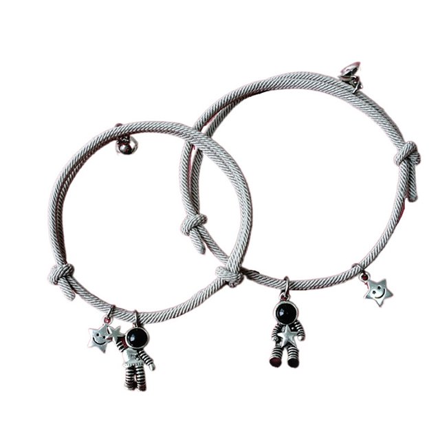 Par de Pulseras para Pareja de Amor Eterno con Imanes Ajustable Charm: Astronauta GOLD SHIELD Pulsera para parejas iman de neodimio