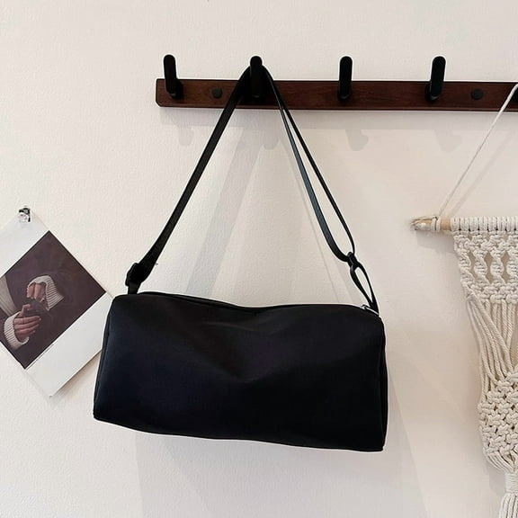 Large capacity nylon lightweight crossbody bag, sports and leisure shoulder bag