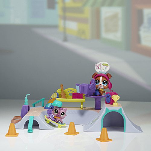 Littlest Pet Shop Playset Skate Park Toys Pieces Building Dishes Cups Furniture 