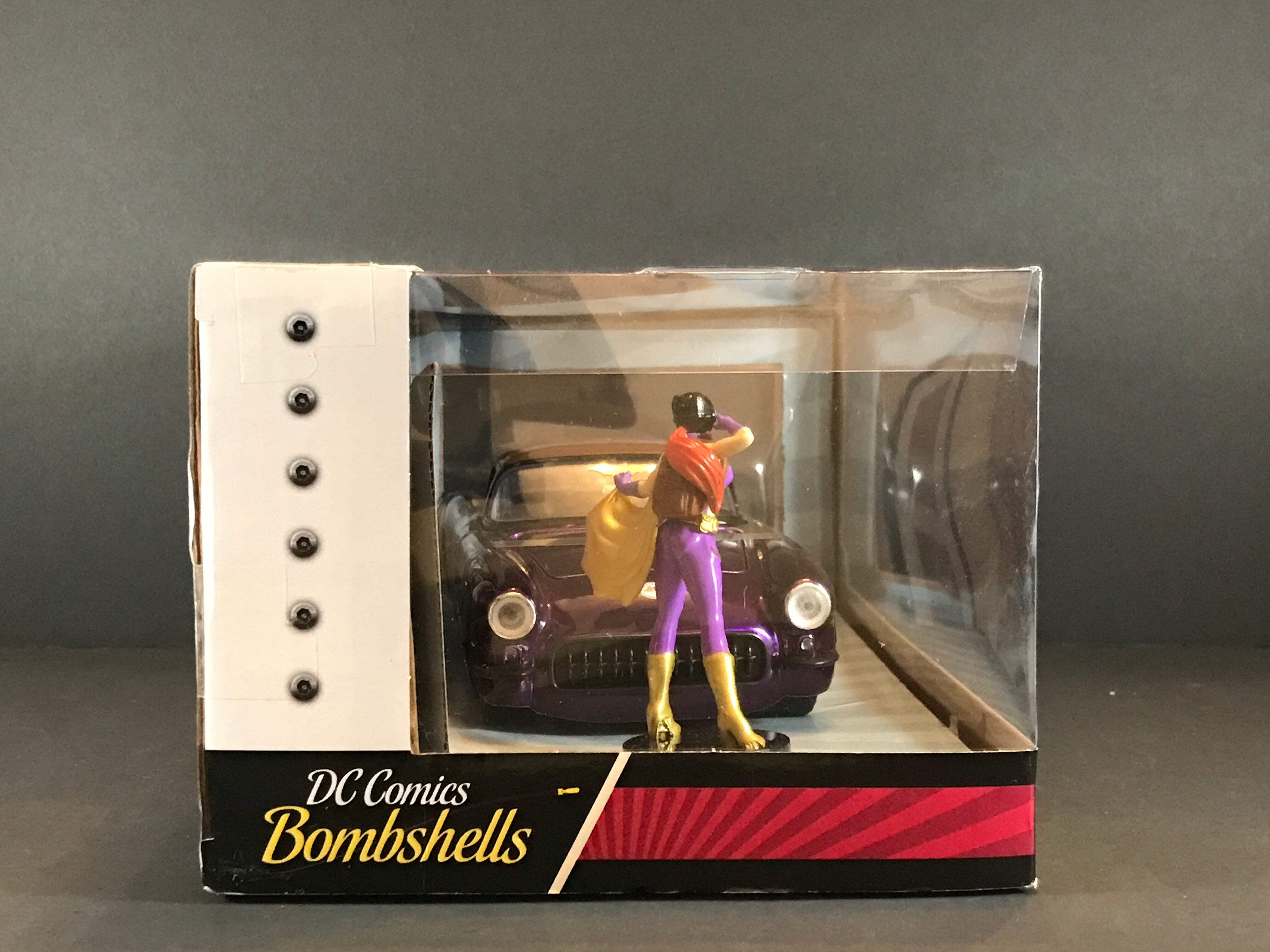 DC Comics Bombshells Batgirl & 1957 Chevy Corvette Die-cast