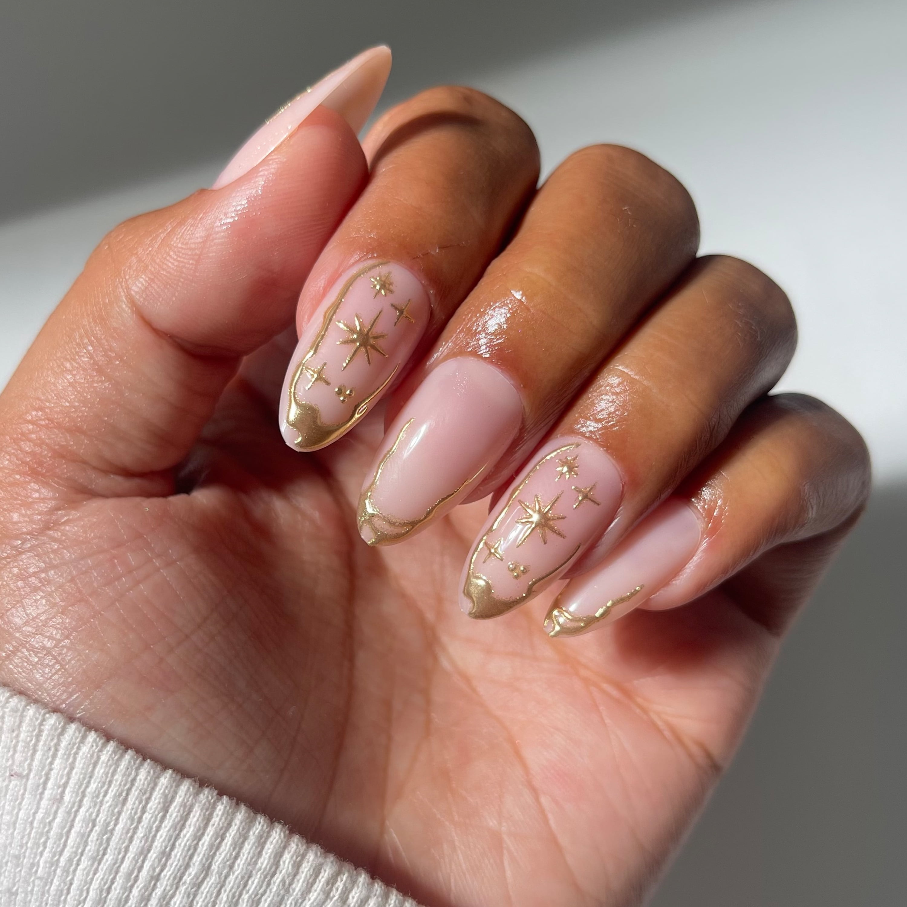 Salon Perfect Artificial Fake Press On Nails, 308 Viral Nail Edit, Gold Cosmic, Medium Almond, File, Glue, and Prep Pad Included, 30 Nails