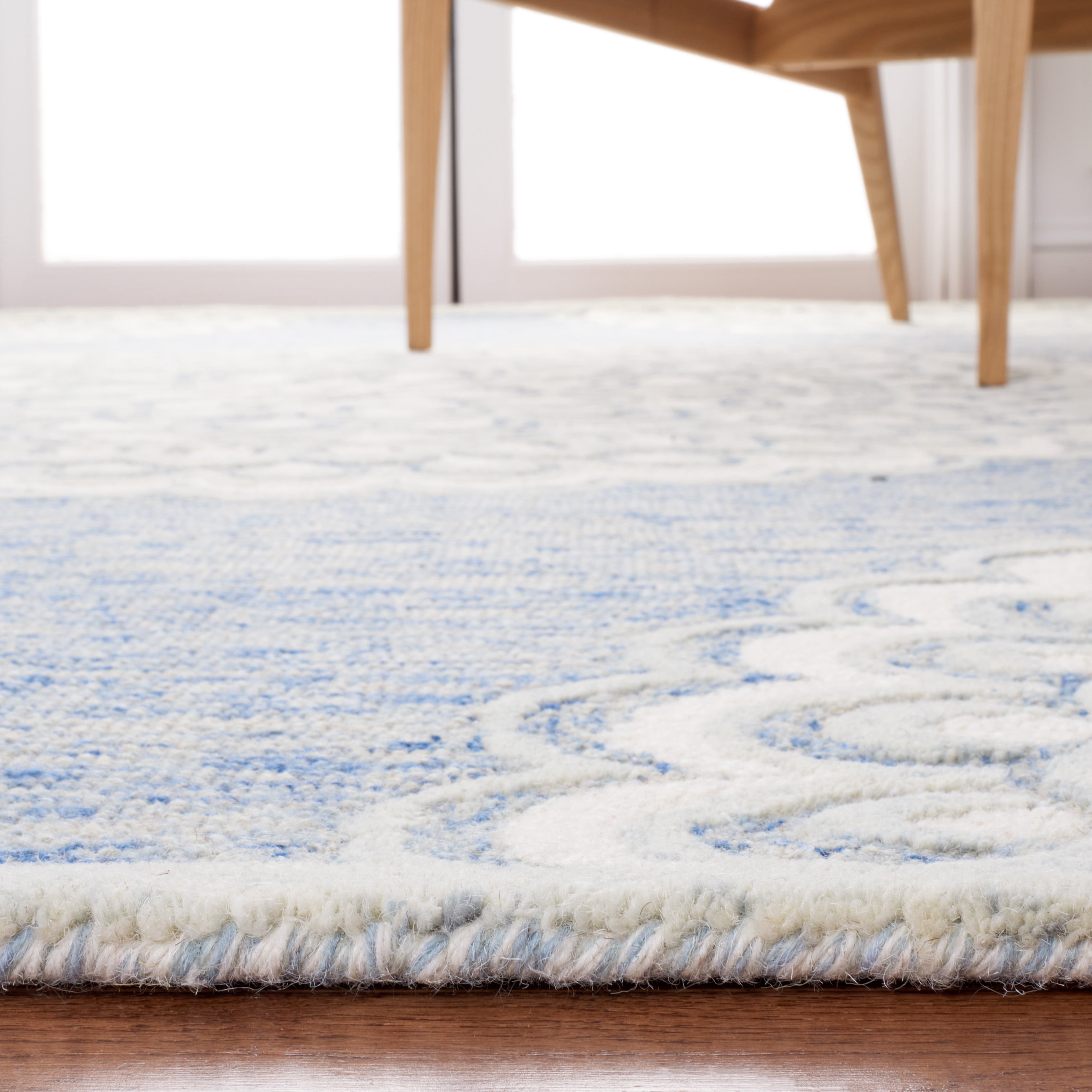 SAFAVIEH Metro Denholm Medallion Runner Rug, Blue/Ivory, 2'3" x 8'