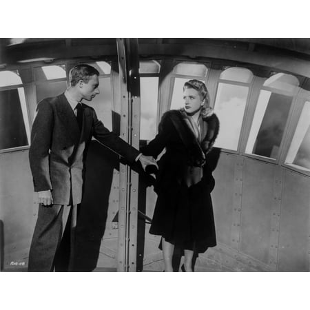 Saboteur Couple Holding Hands in Movie Scene Photo Print (10 x 8)