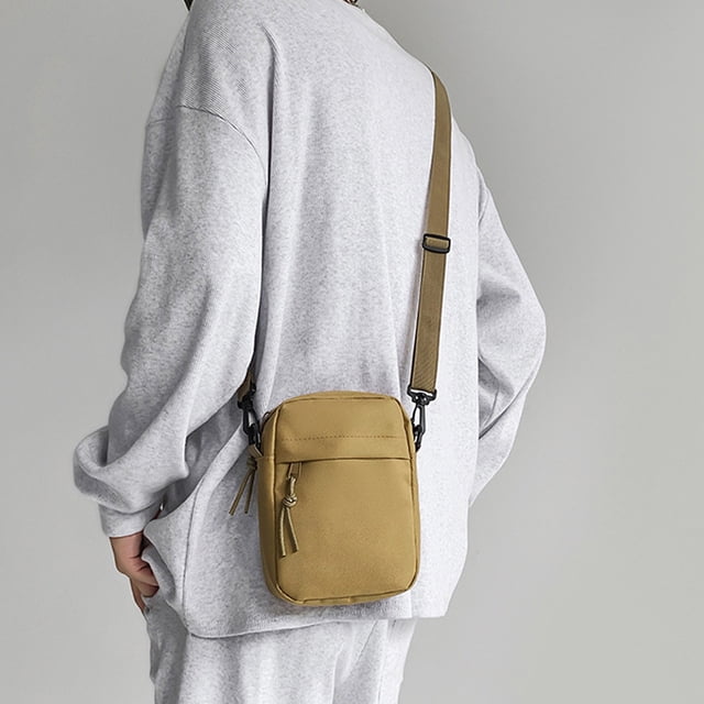 Fiudx Bolso Bandolera Tipo Bandolera, Correa Ajustable, Diseño Compacto y Ligero, Material Impermeable, Orificio para Auriculares, Ideal para Viajes, Senderismo y Ciclismo, Versátil para Hombres y Mu