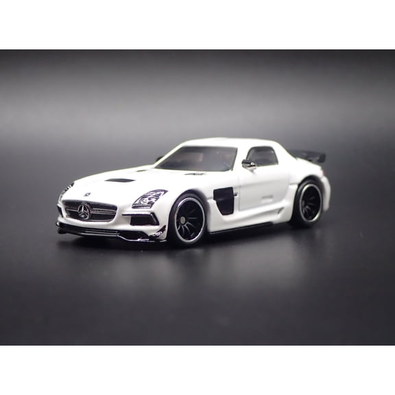(Open Box) 2013-2015 MERCEDES BENZ SLS AMG COUPE BLACK SERIES 1:64 SCALE DIECAST MODEL CAR
