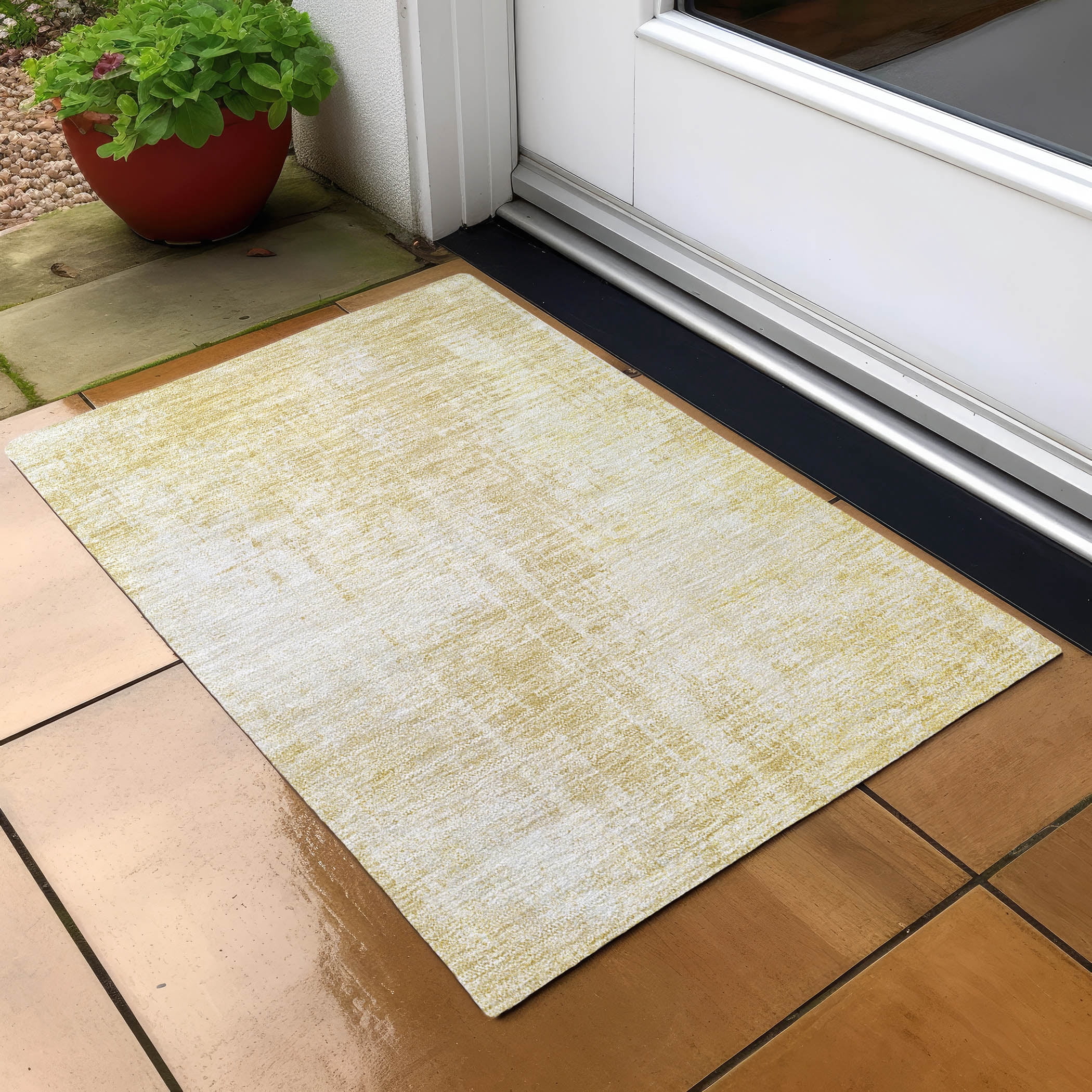 Addison Rugs Chantille Indoor/Outdoor Transitional Modern Gold Washable Rectangle Rug, 1'8" x 2'6"