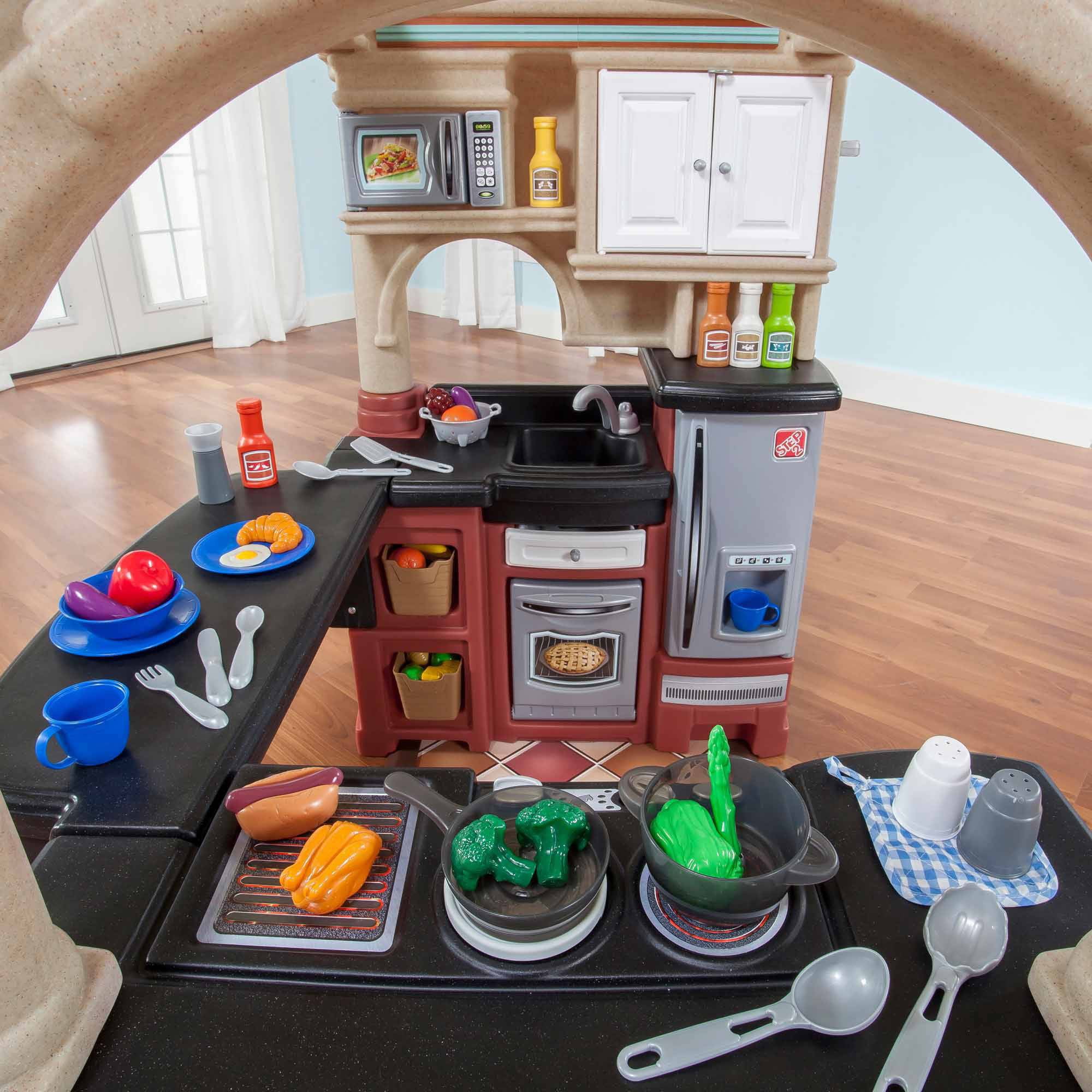 grand walk in play kitchen