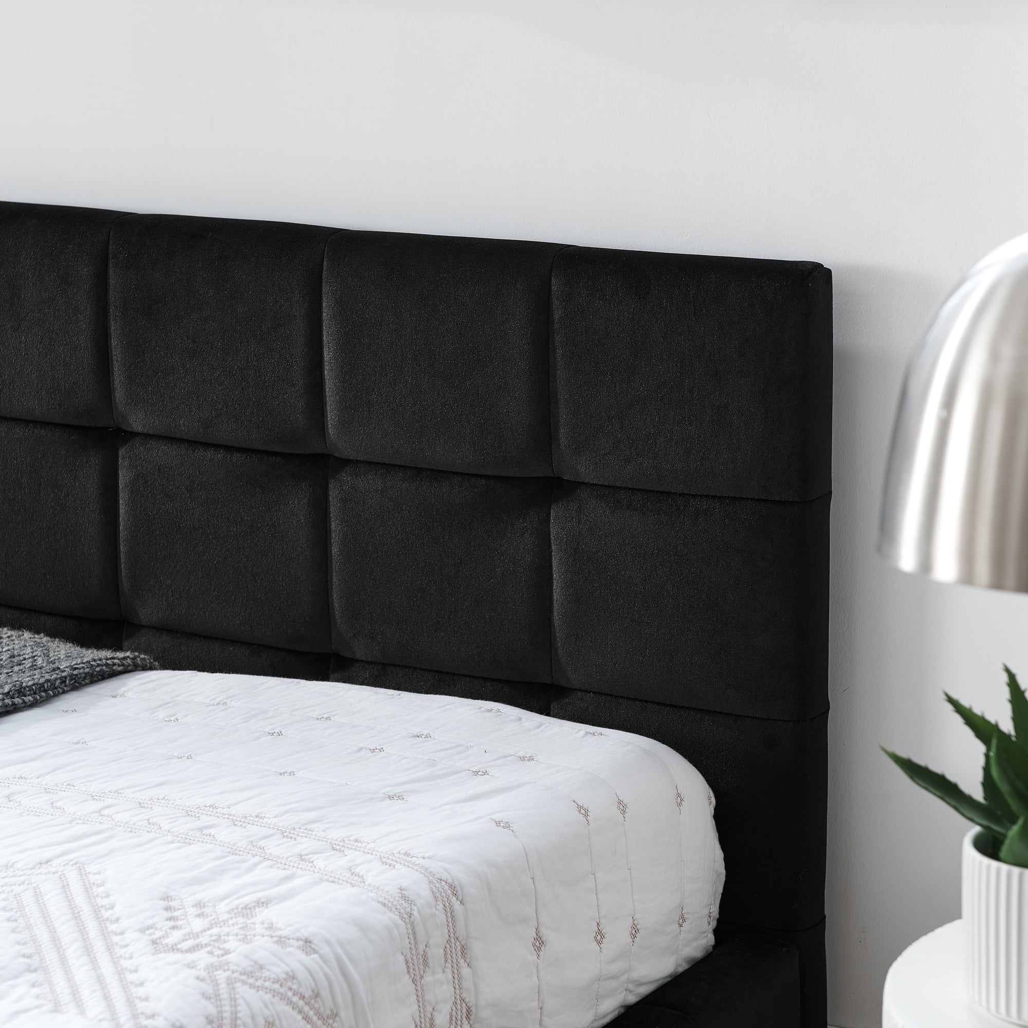 [Luckynote]Queen Size Upholstered Tufted Bed Frame, Sofa Bed Frame with Comfortable Backrest and Armrests, Queen Size Bed for Bedroom, Living Room,Velvet, BLACK