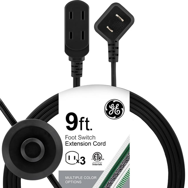 Cable de extensión GE de 3 enchufes con pedal, calibre 16, 9 pies, negro