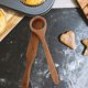 thumbnail image 2 of 1 juego de batidor danés de madera ergonómico, espátula de madera, varilla mezcladora multifuncional para pan y masa madre, herramienta antiadherente para mezclar pan de masa madre hecho a mano, 2 of 8