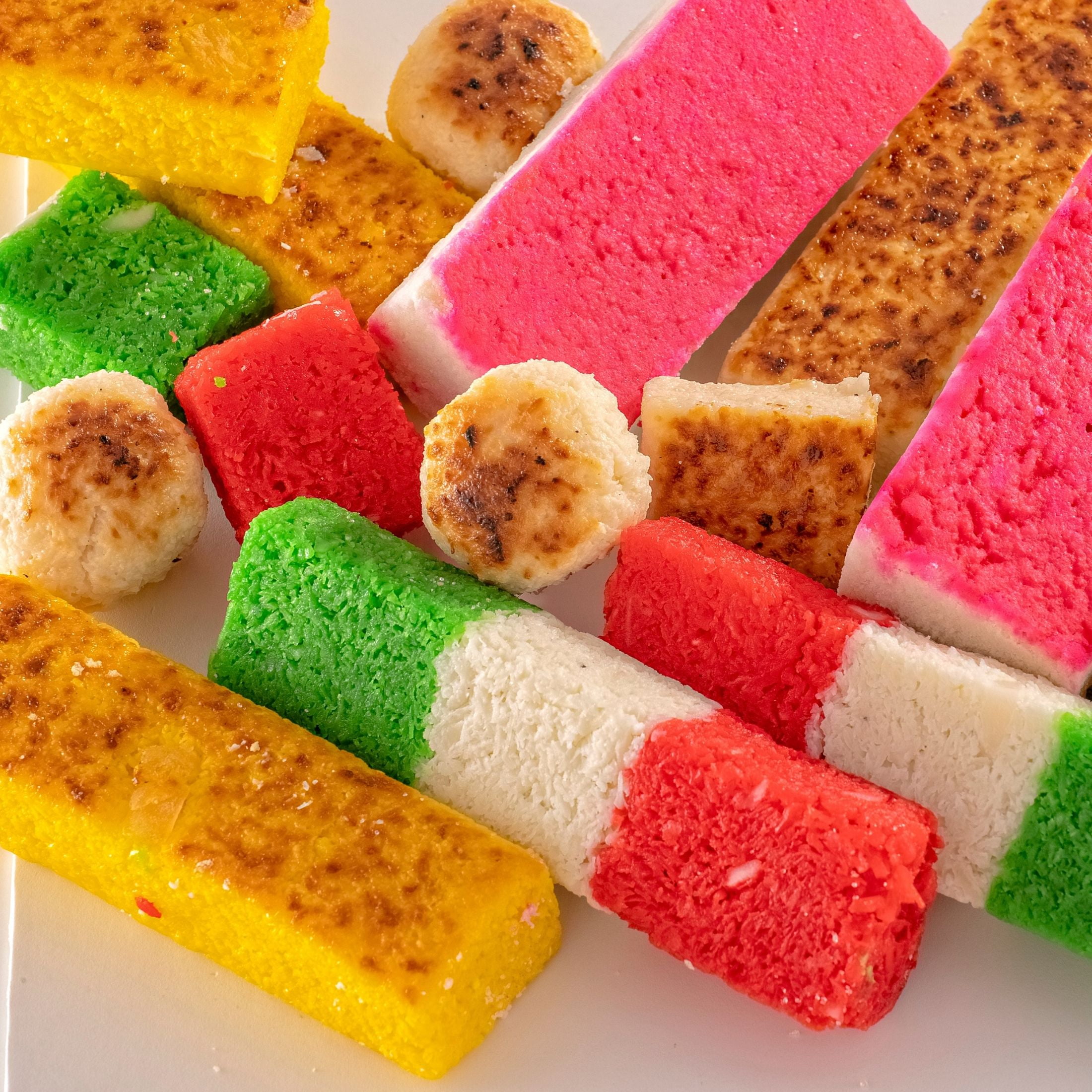 La Molienda Coconut Bandera Candy Bar, Tricolor Mexican Traditional Fruit Treat, 3.1 oz