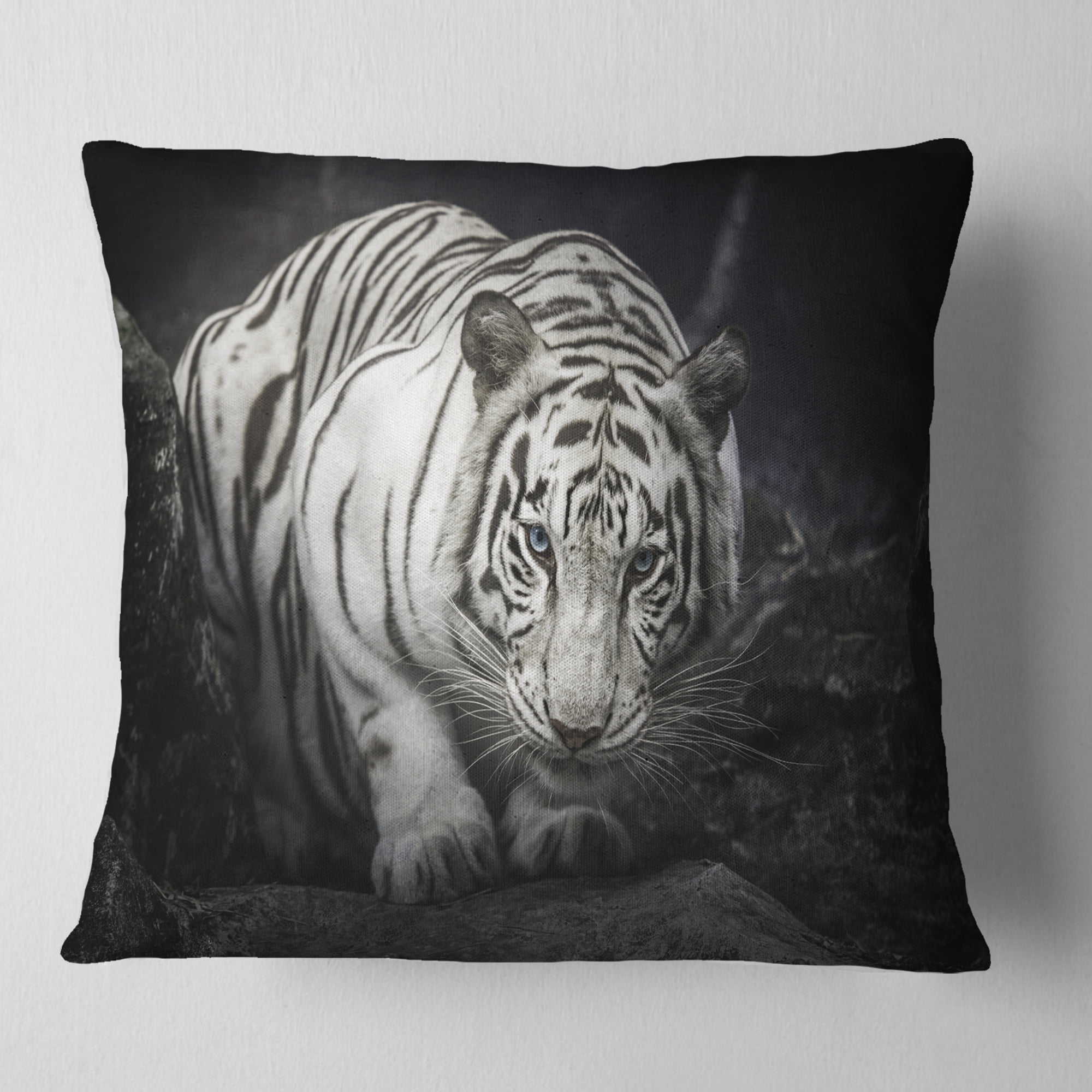 Designart White Tiger - Animal Throw Pillow - 18x18