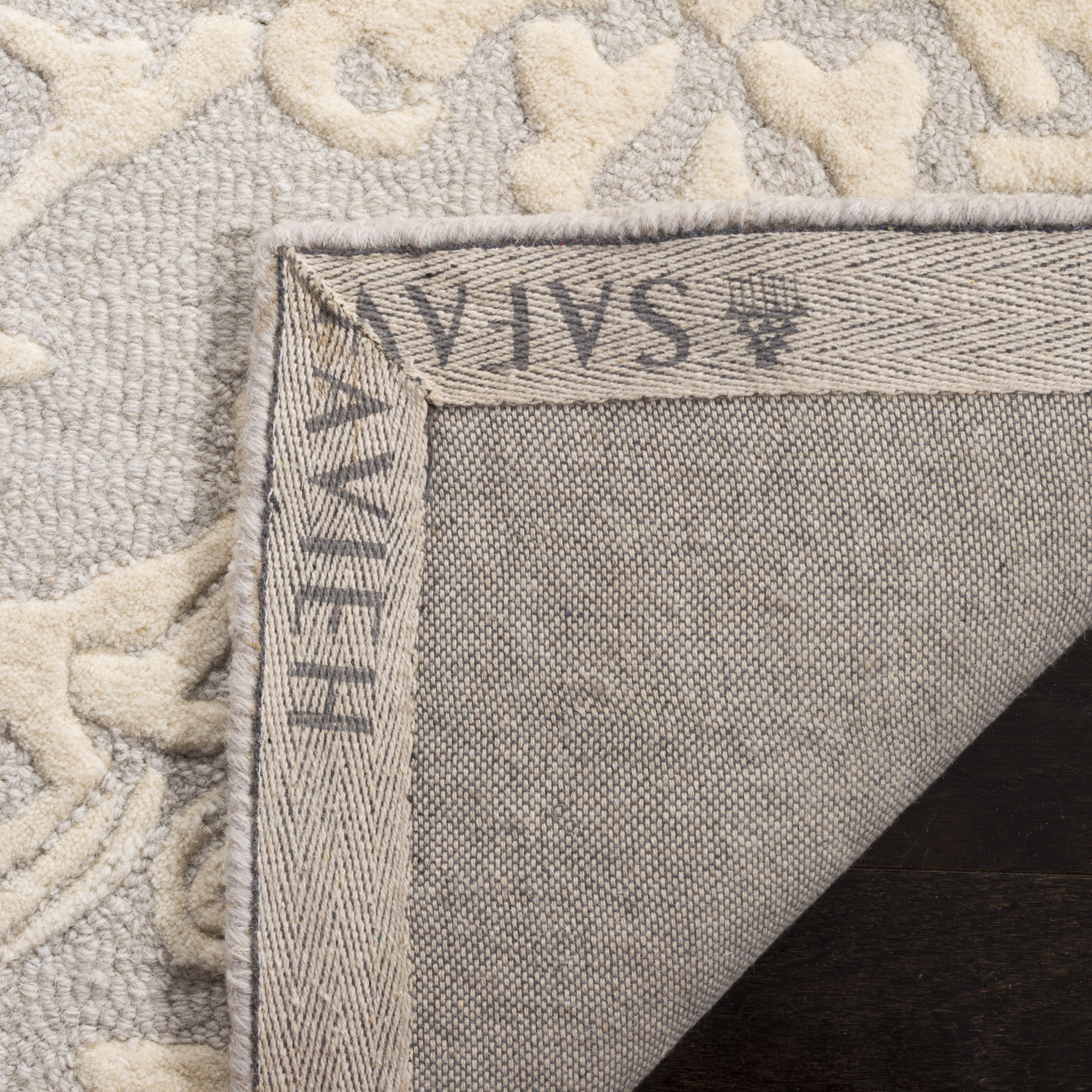 SAFAVIEH Blossom Kestrel Geometric Wool Runner Rug, Light Grey/Ivory, 2'3" x 10'