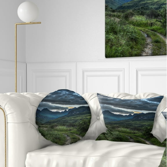 Designart Giants Castle Hills - Landscape Photography Throw Pillow - 12x20