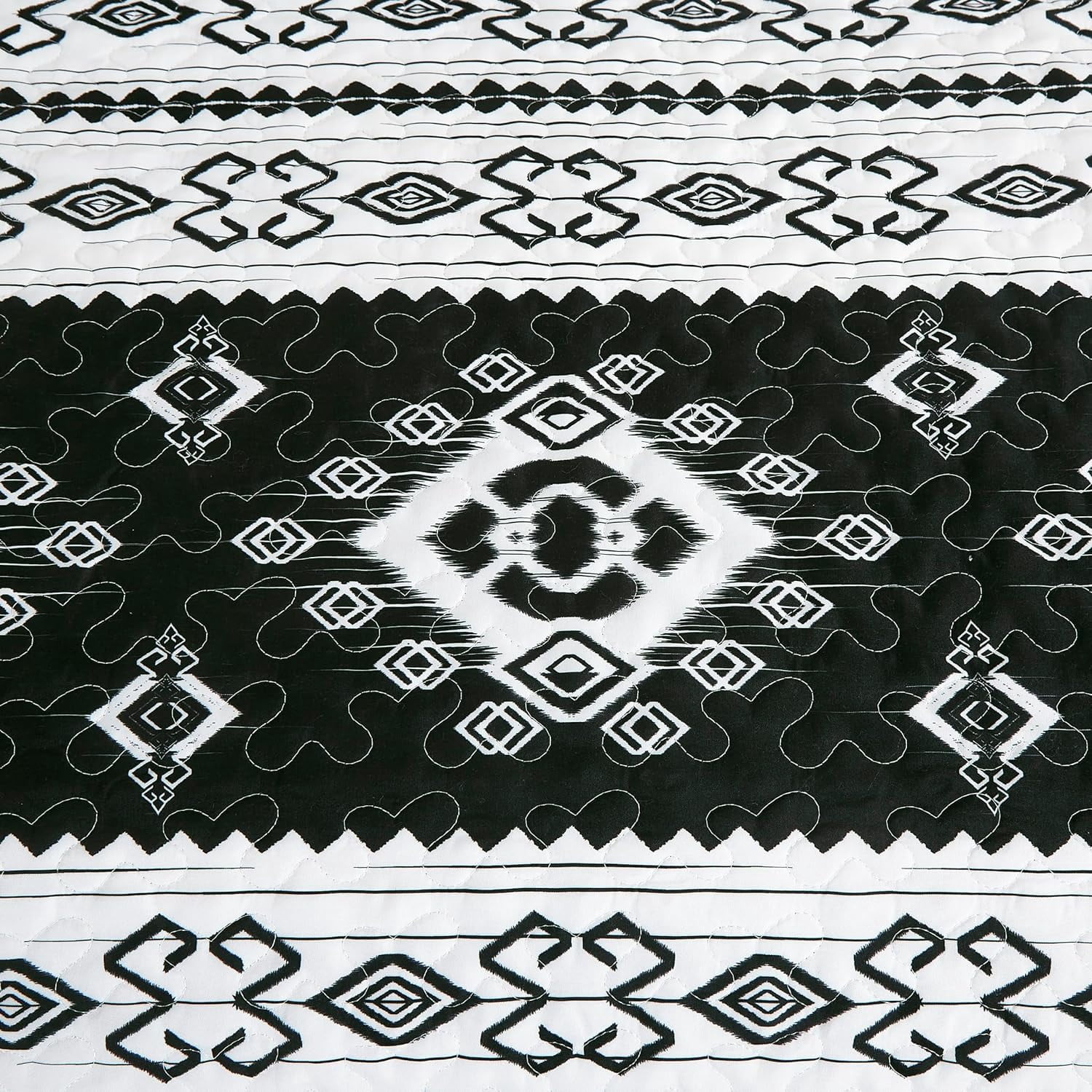 Chezmoi Collection Indie 3-Piece Southwestern Quilt Set, Black White Geometric Symbols Printed Microfiber Lightweight Quilted Bedspread Set, Queen