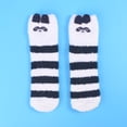 thumbnail image 2 of Calcetines gruesos y cálidos de coral esponjoso con diseño 3D para mujer, ideal como regalo de Navidad, para el suelo o para dormir (Mapache), 2 of 7
