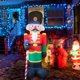 thumbnail image 5 of Banquete de Navidad Inflable LED Adorno Picos de tierra Patio trasero al aire libre Decoración Navidad Oficina Centro comercial Suministros para Kits de decoración para fiestas Enchufe de EE. UU. Bearachild HA009413-02B, 5 of 6