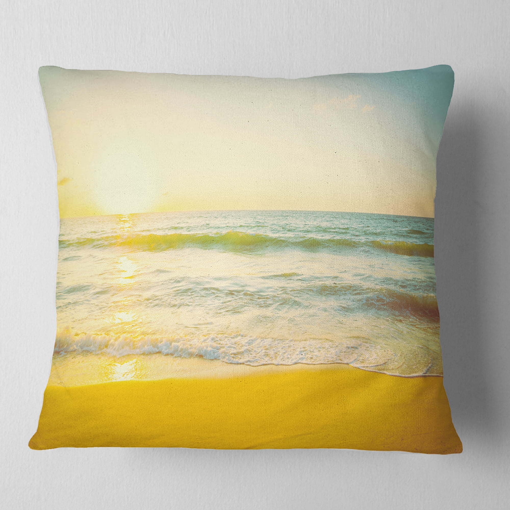 Designart Calm and Colorful Sunset at Beach - Seascape Throw Pillow - 18x18