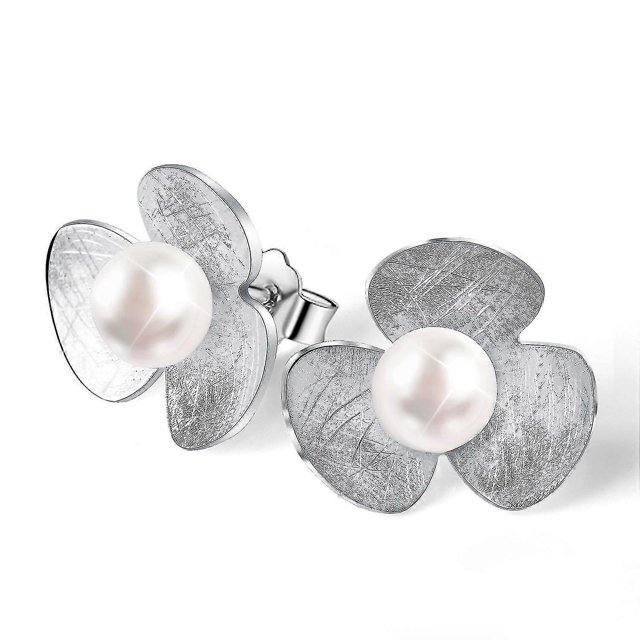 Regalos para el día de la madre Pendientes de botón de plata esterlina S925 Pendientes de flor de trébol fresco con joyería de perlas de agua dulce