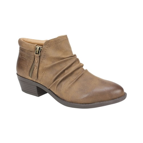 novia casual ankle booties