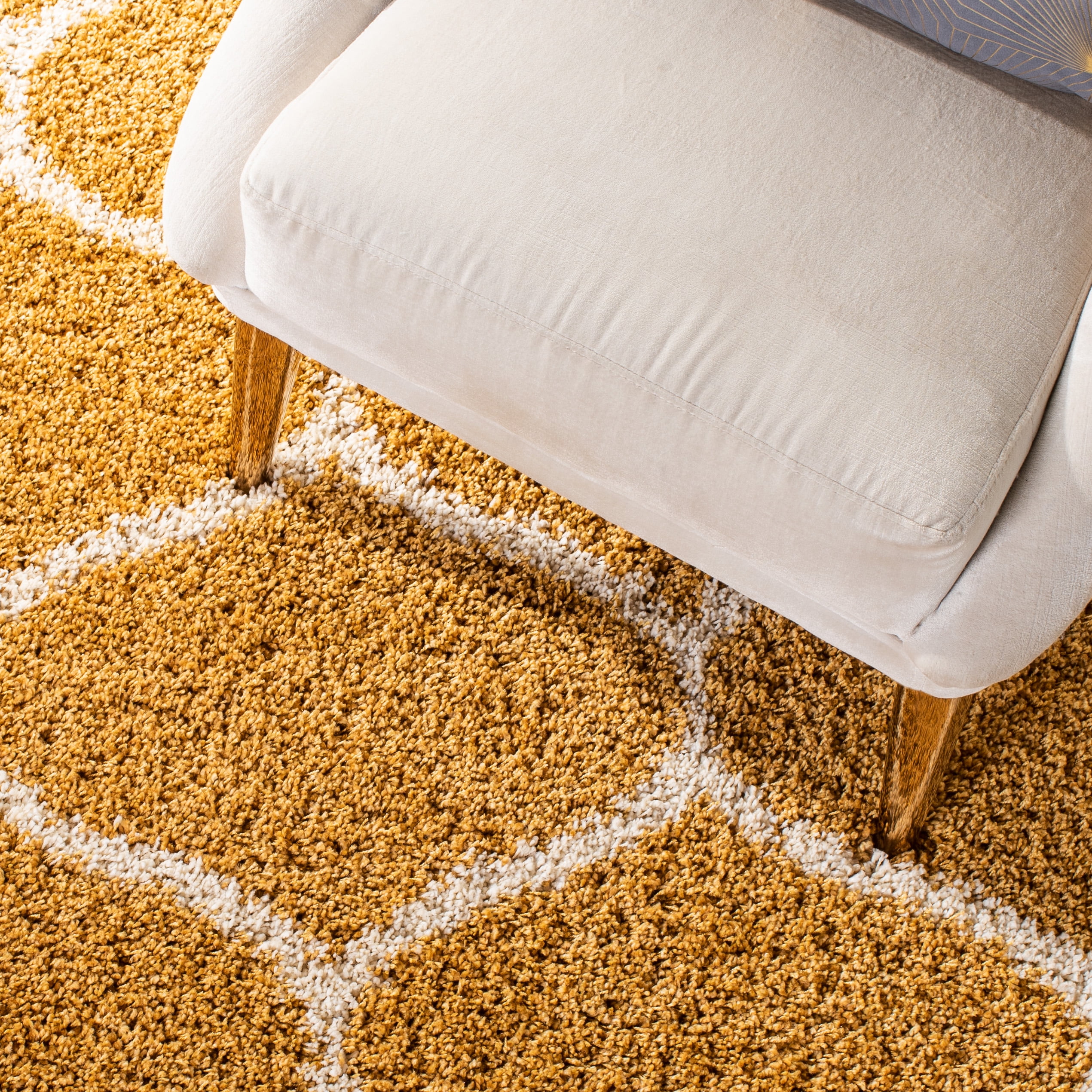 SAFAVIEH Hudson Arline Plush Geometric Shag Area Rug, Gold/Ivory, 8' x 10'