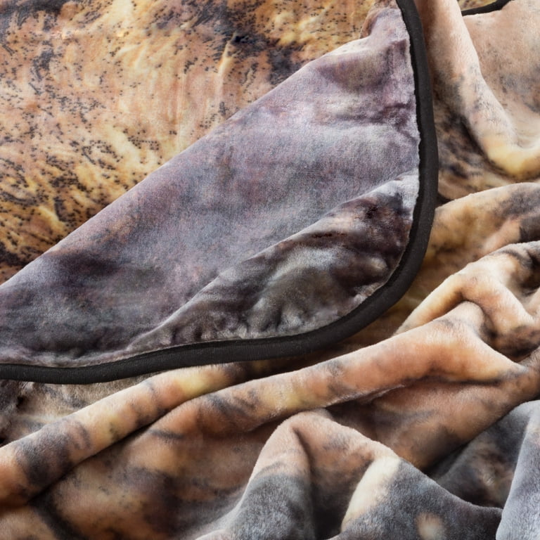 Lavish Home Queen Size Plush Faux Mink Weighted Blanket with Pair of Wolves
