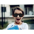 thumbnail image 3 of Gafas de Sol FEISEDY para Niños con Montura Cuadrada y Estilo Escudo Plano, Edad 1-7 B4061, 3 of 7