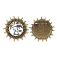 thumbnail image 1 of Broche Unbranded de metal vintage con forma de sol Patrón barroco, 1 of 3