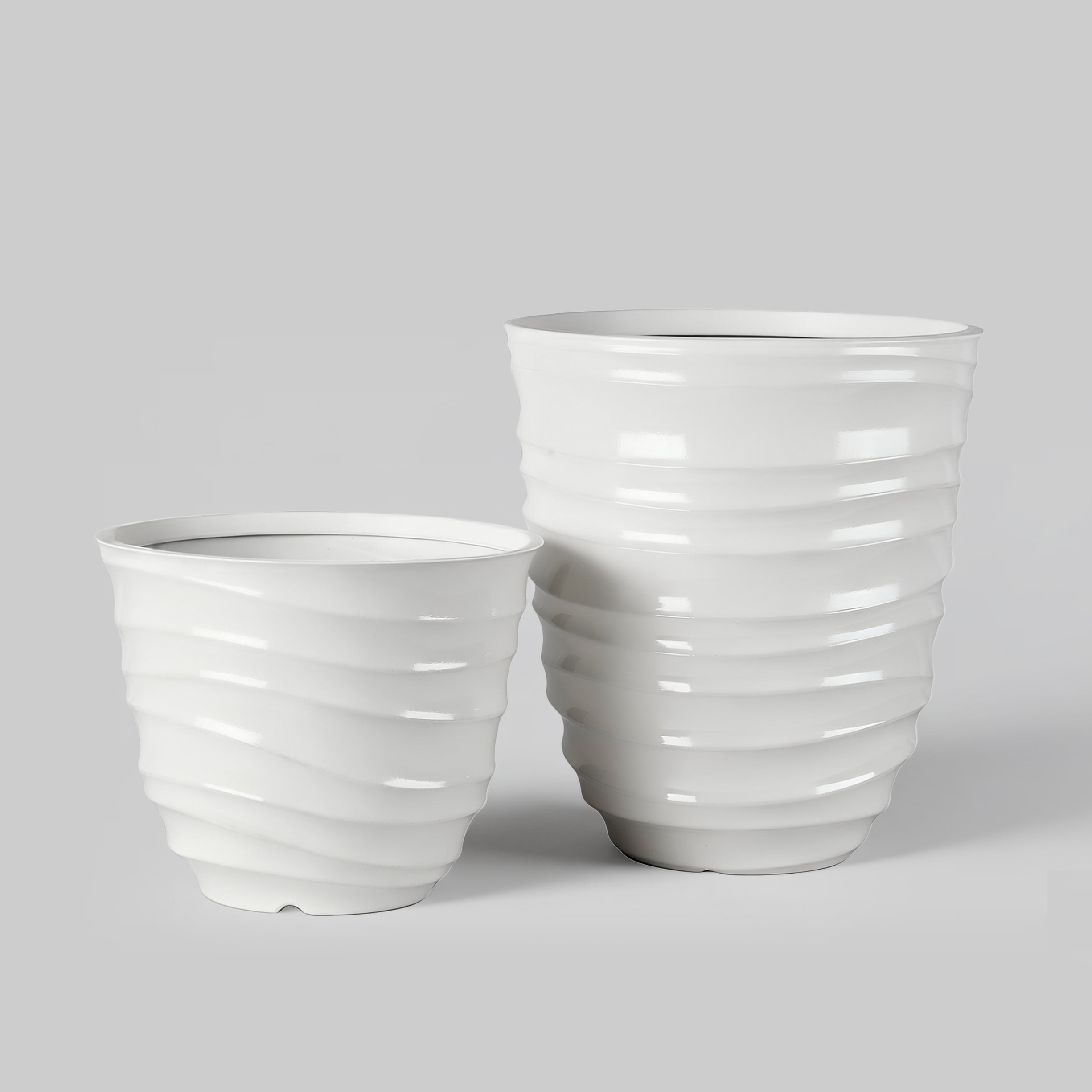 Mainstays Capri 16" x 16" x 18" Round White Plastic Planter