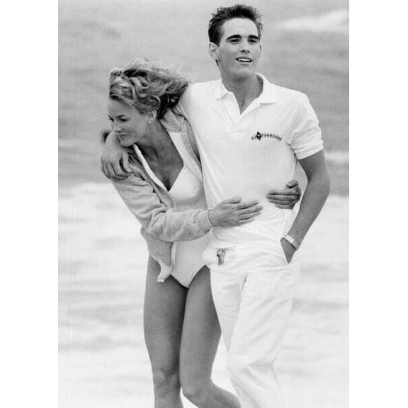 The Flamingo Kid 1984 Janet Jones & Matt Dillon on beach 5x7 inch photo