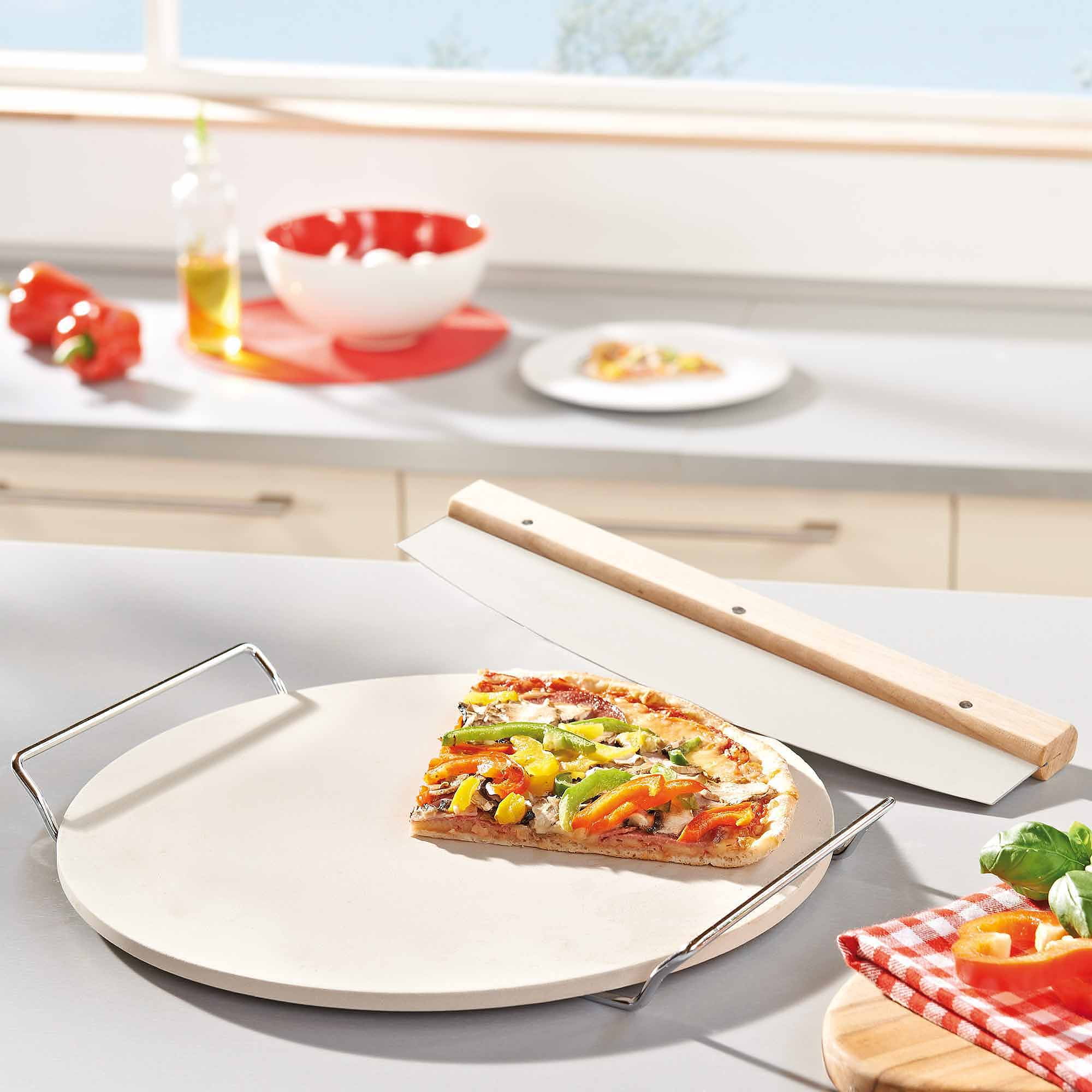 Leifheit 33 cm Round Ceramic Pizza Stone with Carrying Tray and Large Slicer, Grey by LEIFHEIT