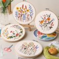 thumbnail image 4 of Kit de bordado CYANFOUR para principiantes con motivos florales y herramientas, 4 of 7