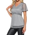 thumbnail image 4 of BLUSA BRILLANTE INSPIRE CHIC para Mujeres, de Mangas Cortas, Cuello en V, Peplum, Brillo, Top de Fiesta y Club en Plata Gris, 4 of 6
