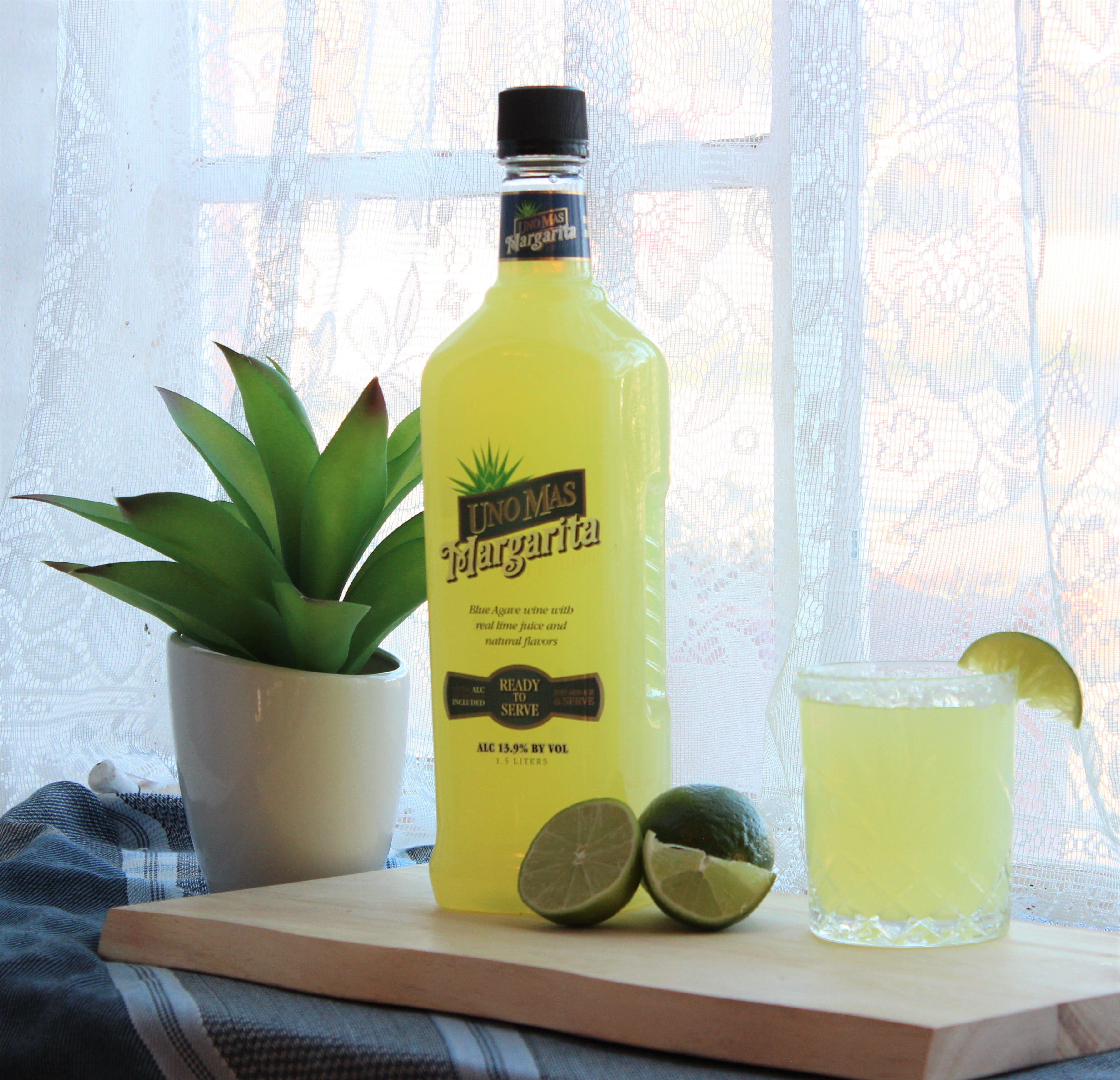 Uno Mas Margarita Cocktail Lime Wine, Pack, L PET Screwcap