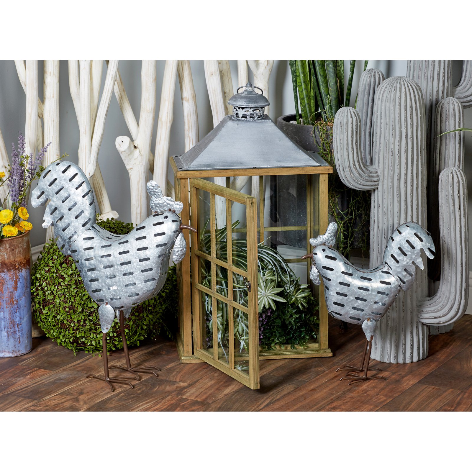Decmode Set of 2 Farmhouse Iron Standing Rooster Sculptures, Gray