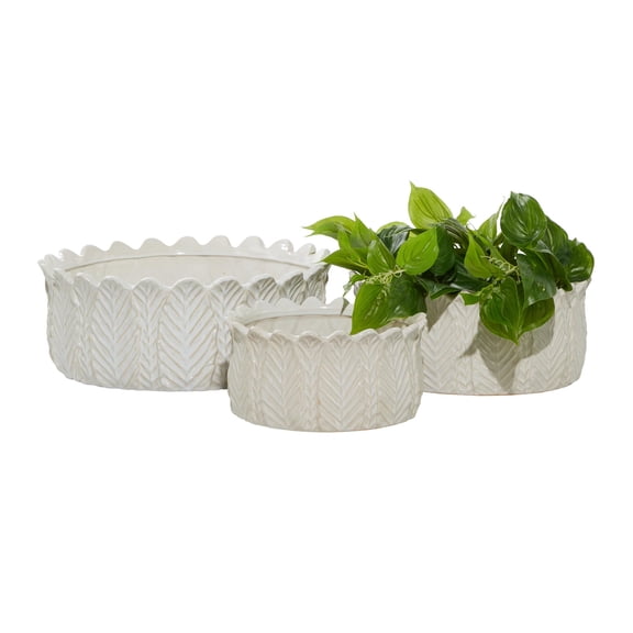 DecMode White Ceramic Leaf Indoor Outdoor Planter, Set of 3 10", 12", 17"W