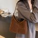 thumbnail image 2 of Bolso Hobo Holgado 1, 2 of 9